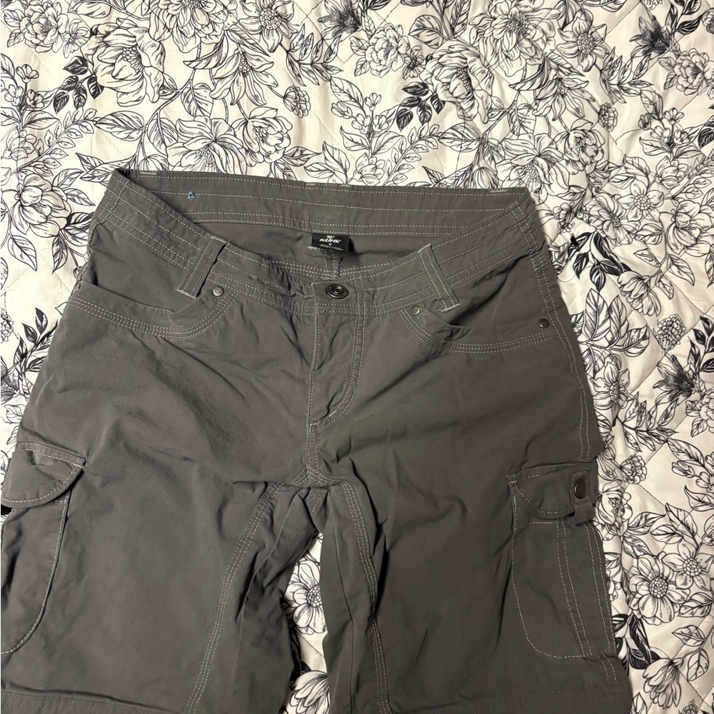 Kuhl women’s Gray Cargo hiking size 6 Shorts